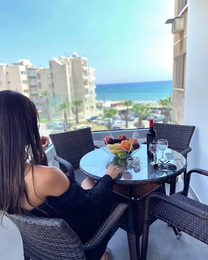 Luxury Beachfront Apartment Larnaca