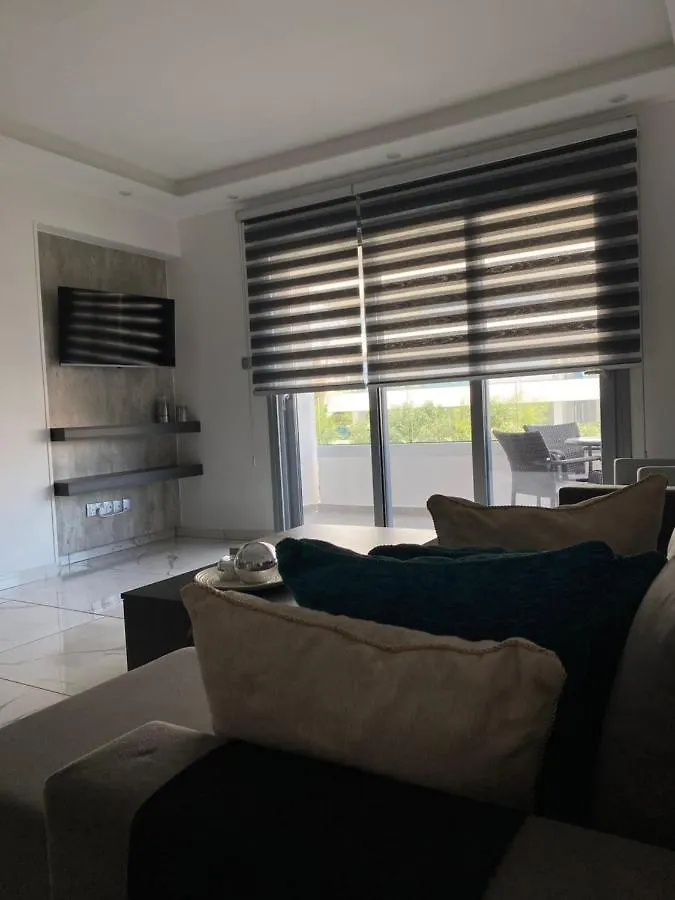 Luxury Beachfront Apartment Larnaca 0*,