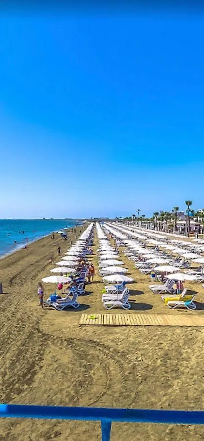 Luxury Beachfront Apartment Larnaca